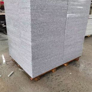 双鸭山 芝麻白火烧面1.8厚300*600地铺石，尺寸标准，厚薄均匀