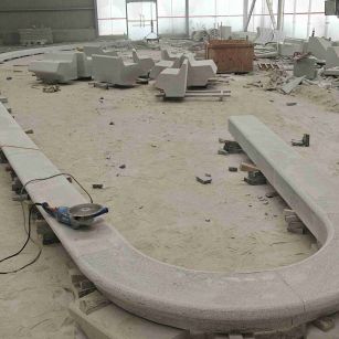 双鸭山 芝麻白花岗岩弧形花坛石，坐凳石