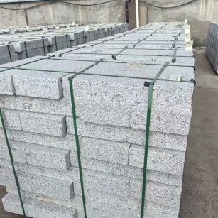 双鸭山 白麻花岗岩路沿石，弧形路沿石，道牙石，马路牙子，界石，路缘石，平沿石，直岩石，平缘石等