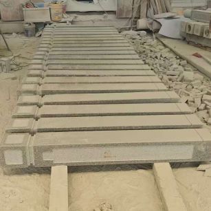 双鸭山 芝麻白异形加工雕刻-栏杆大柱，方柱