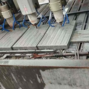 双鸭山 芝麻白花岗岩荔枝面盲道雕刻