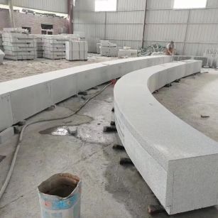 双鸭山芝麻白花岗岩石板材 园林光面弧形坐凳