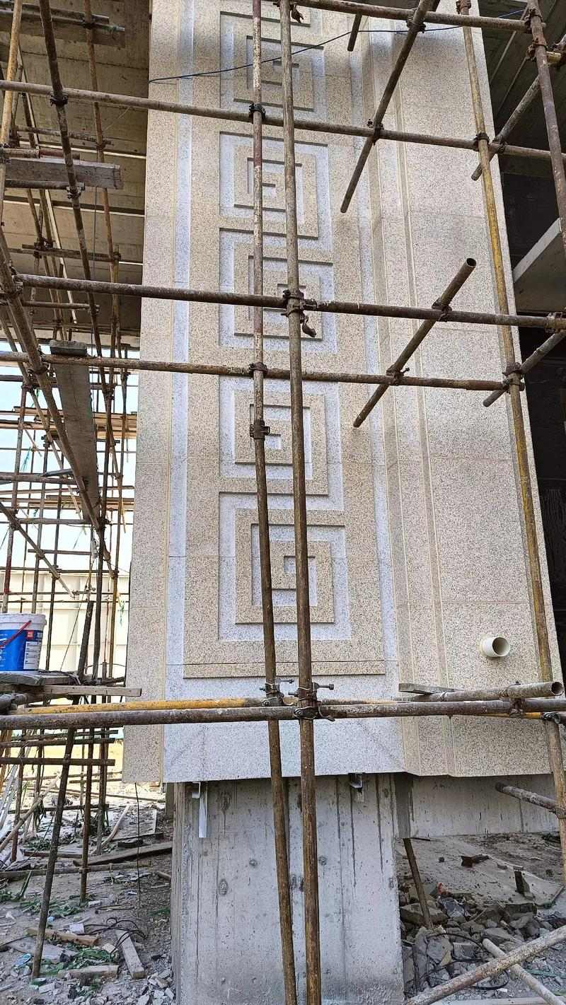 双鸭山 黄金麻花岗岩别墅外墙干挂回纹造型效果