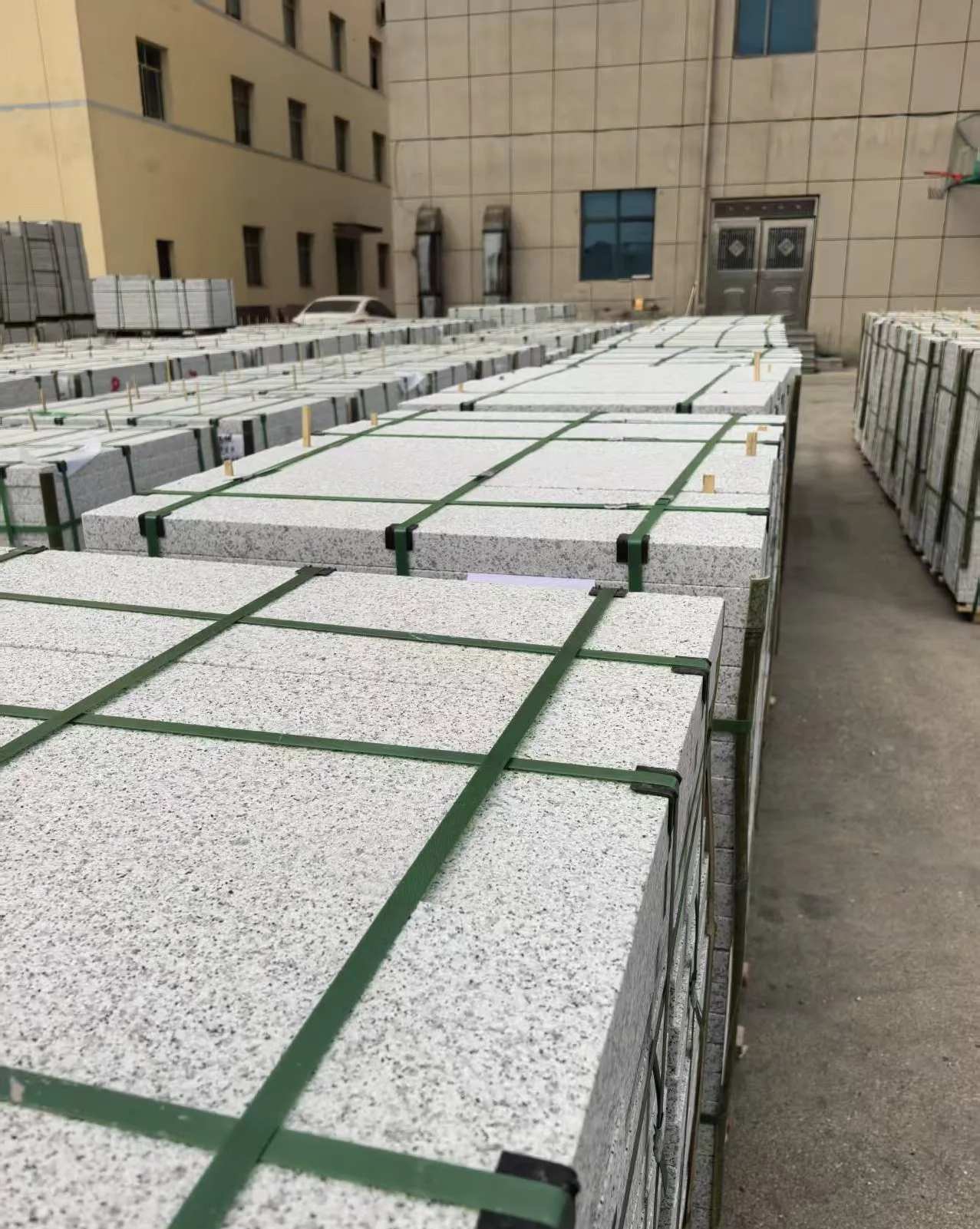 双鸭山 白麻花岗岩5.0公分荔枝面地铺石