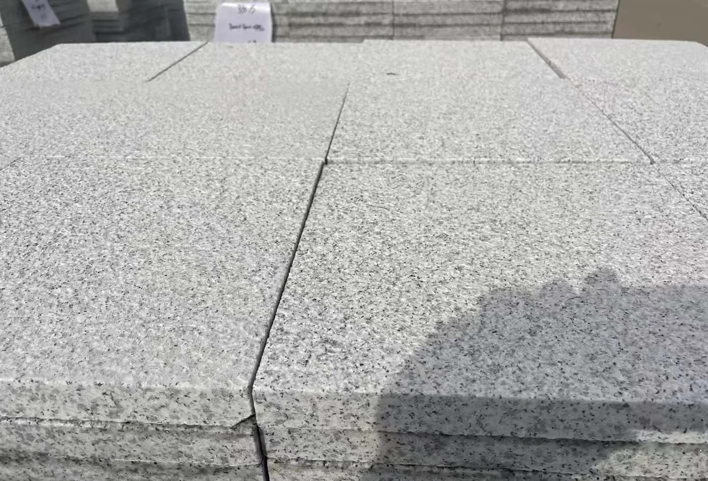 双鸭山 白麻花岗岩石材推荐 荔枝面地铺石