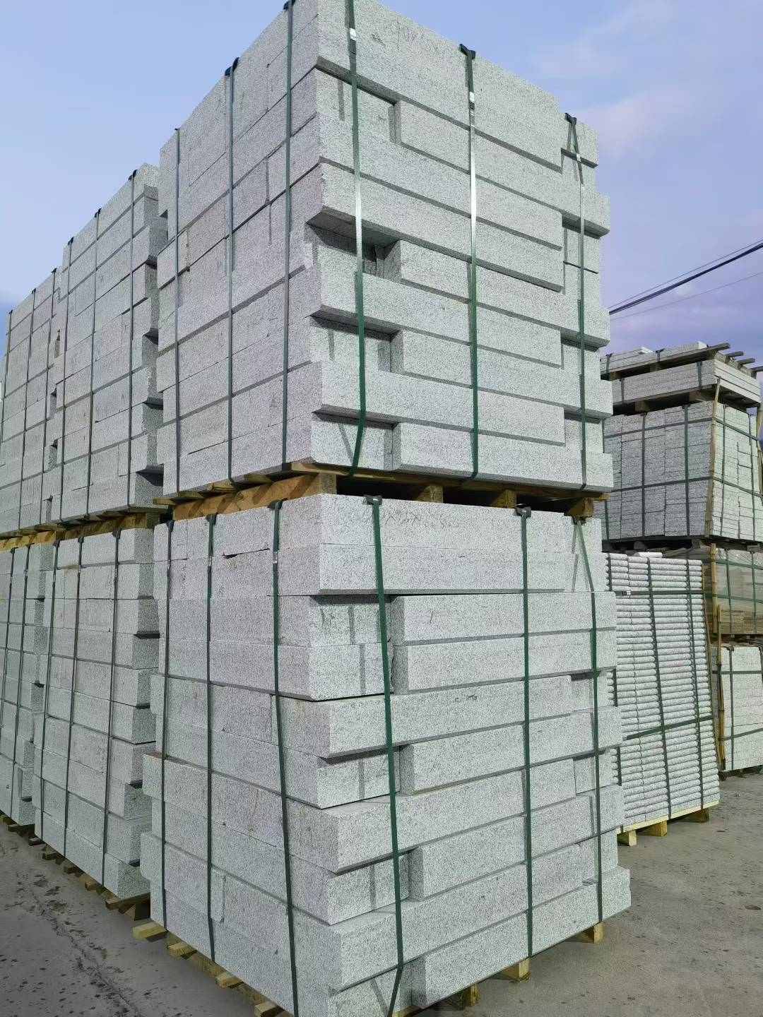 双鸭山 芝麻白花岗岩路沿石，路缘石，路肩石，道牙，立缘石，马路牙子，街沿石，侧石等