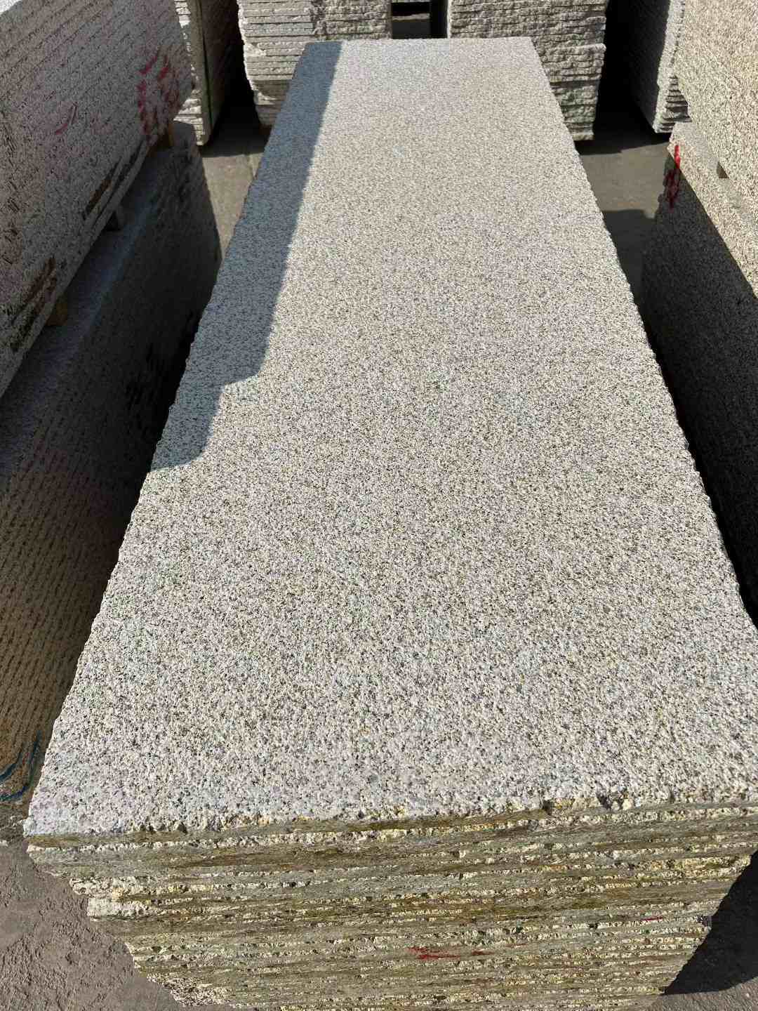 双鸭山 黄金麻花岗岩荔枝面毛板，半成品