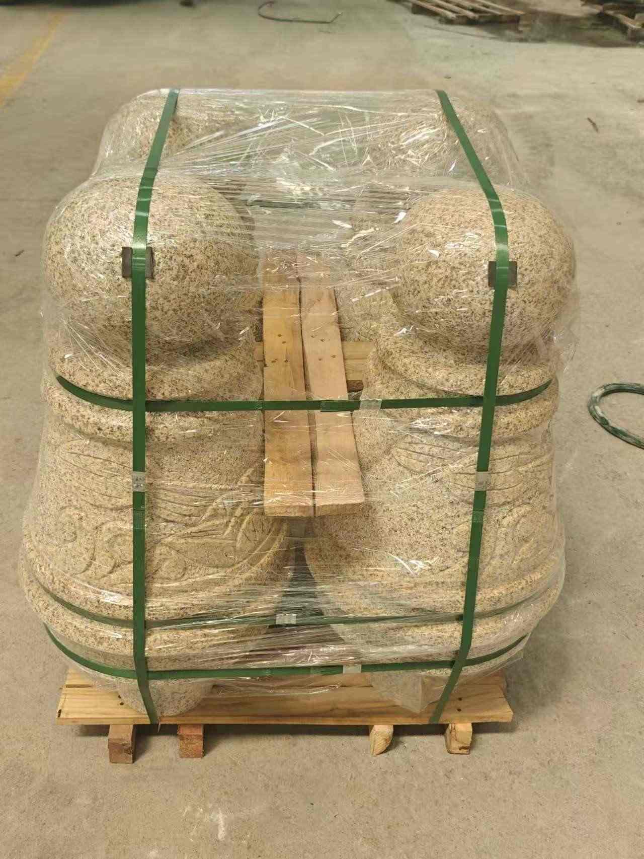 双鸭山 黄金麻异形定制雕花——棒棒糖挡车柱