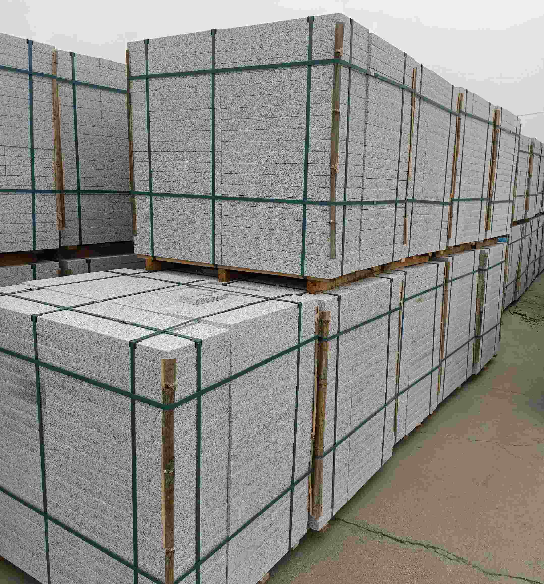 双鸭山 白麻花岗岩石材荔枝面地铺石（300*600*50）