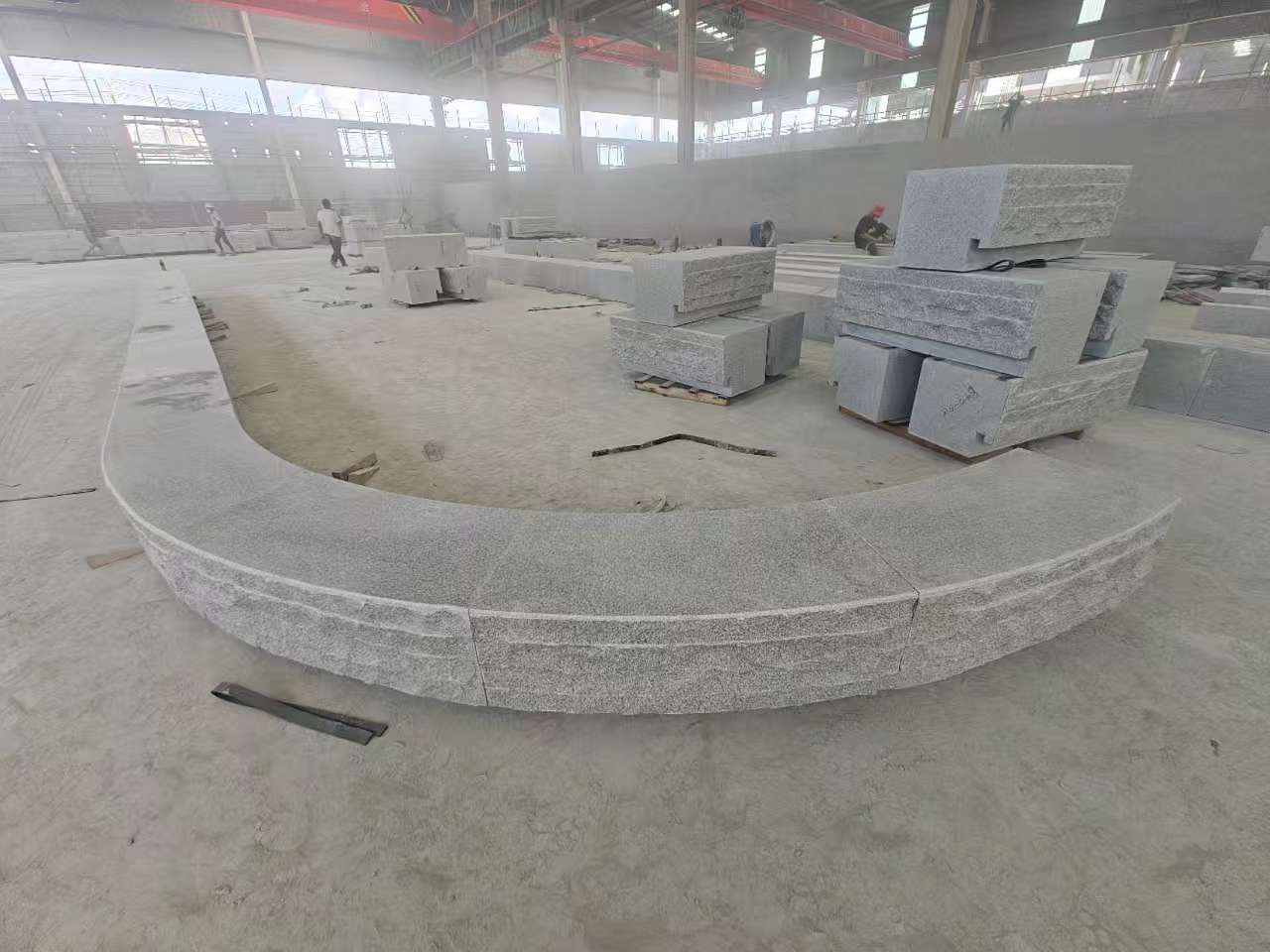 双鸭山 芝麻白异形坐凳，自然面光面弧形加工