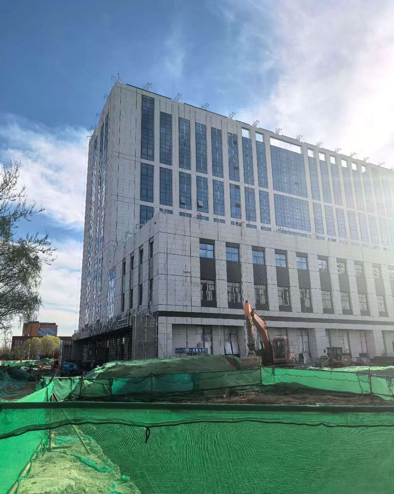 双鸭山 白麻花岗岩石材外墙干挂