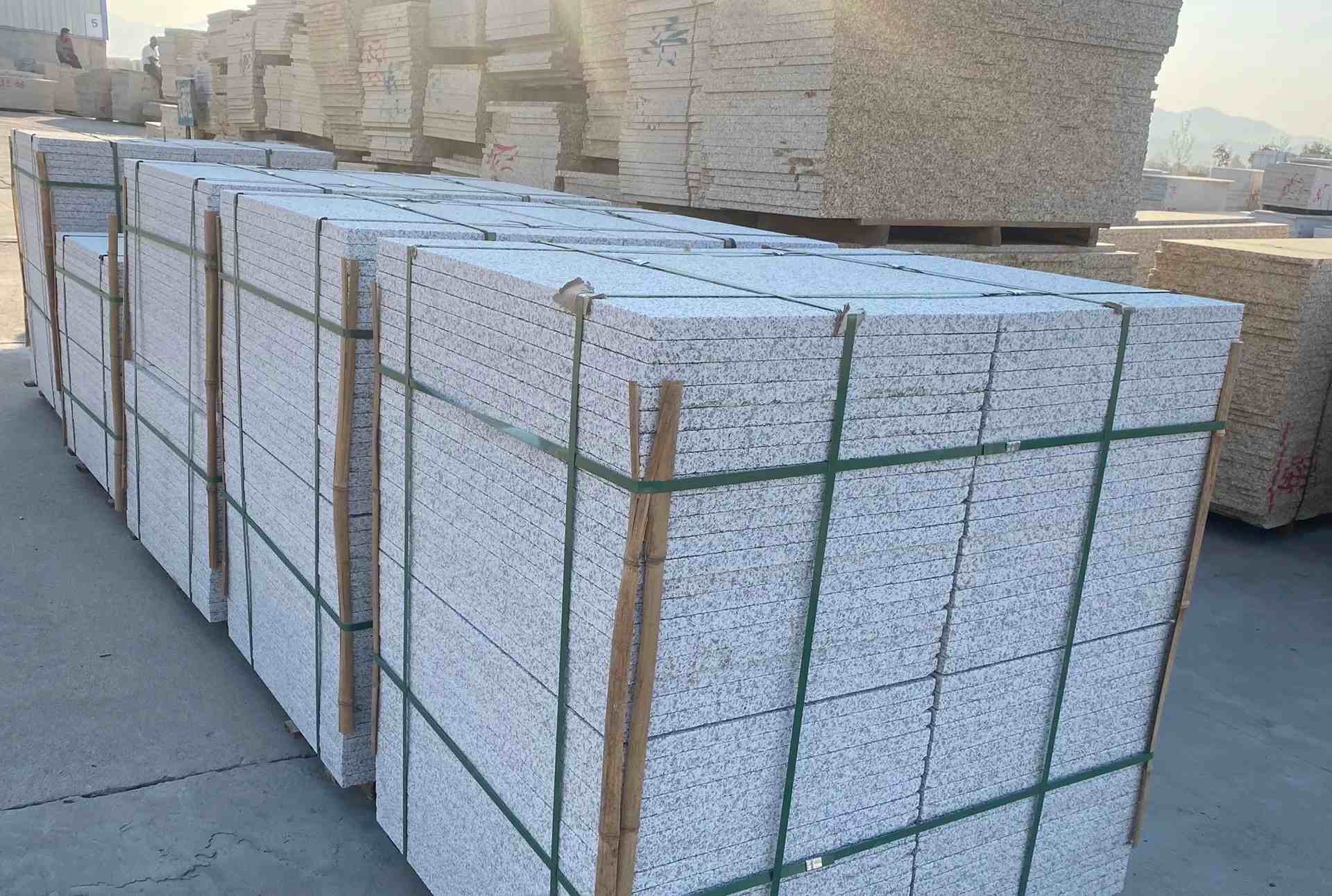 双鸭山 白麻花岗岩荔枝面地铺石