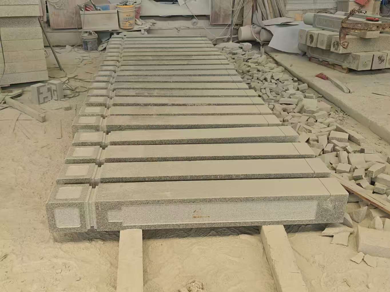 双鸭山 芝麻白异形加工雕刻-栏杆大柱，方柱