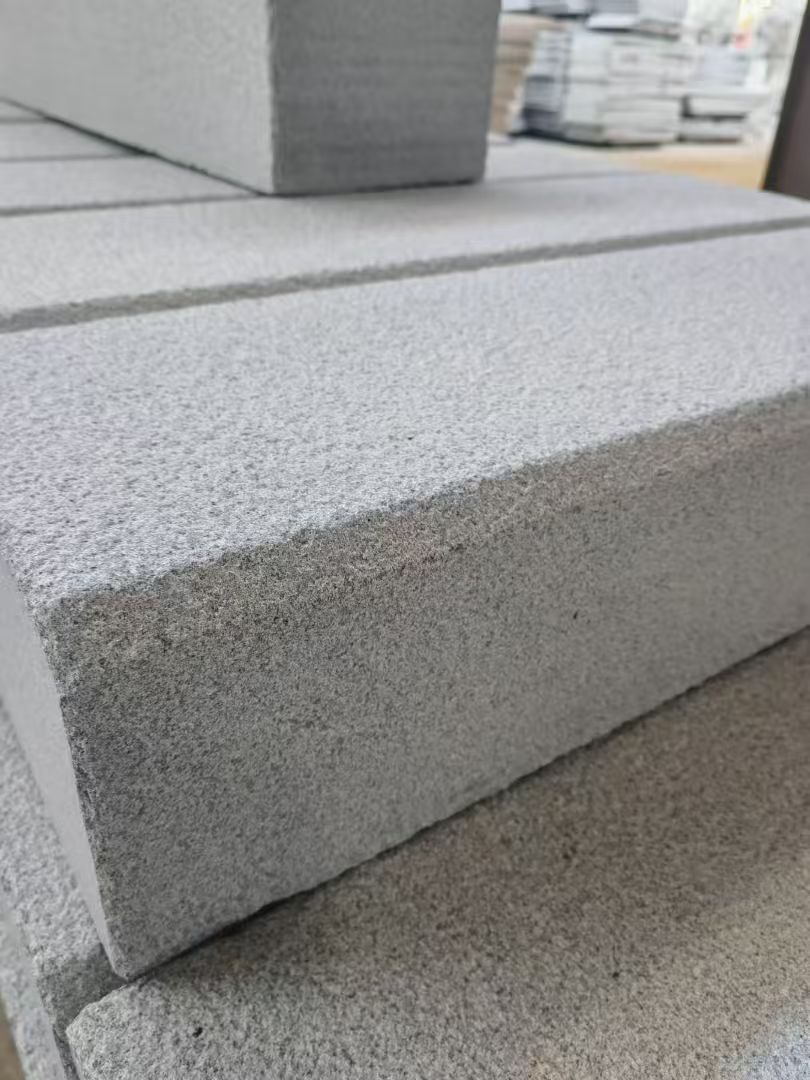 双鸭山 芝麻灰荔枝面路沿石