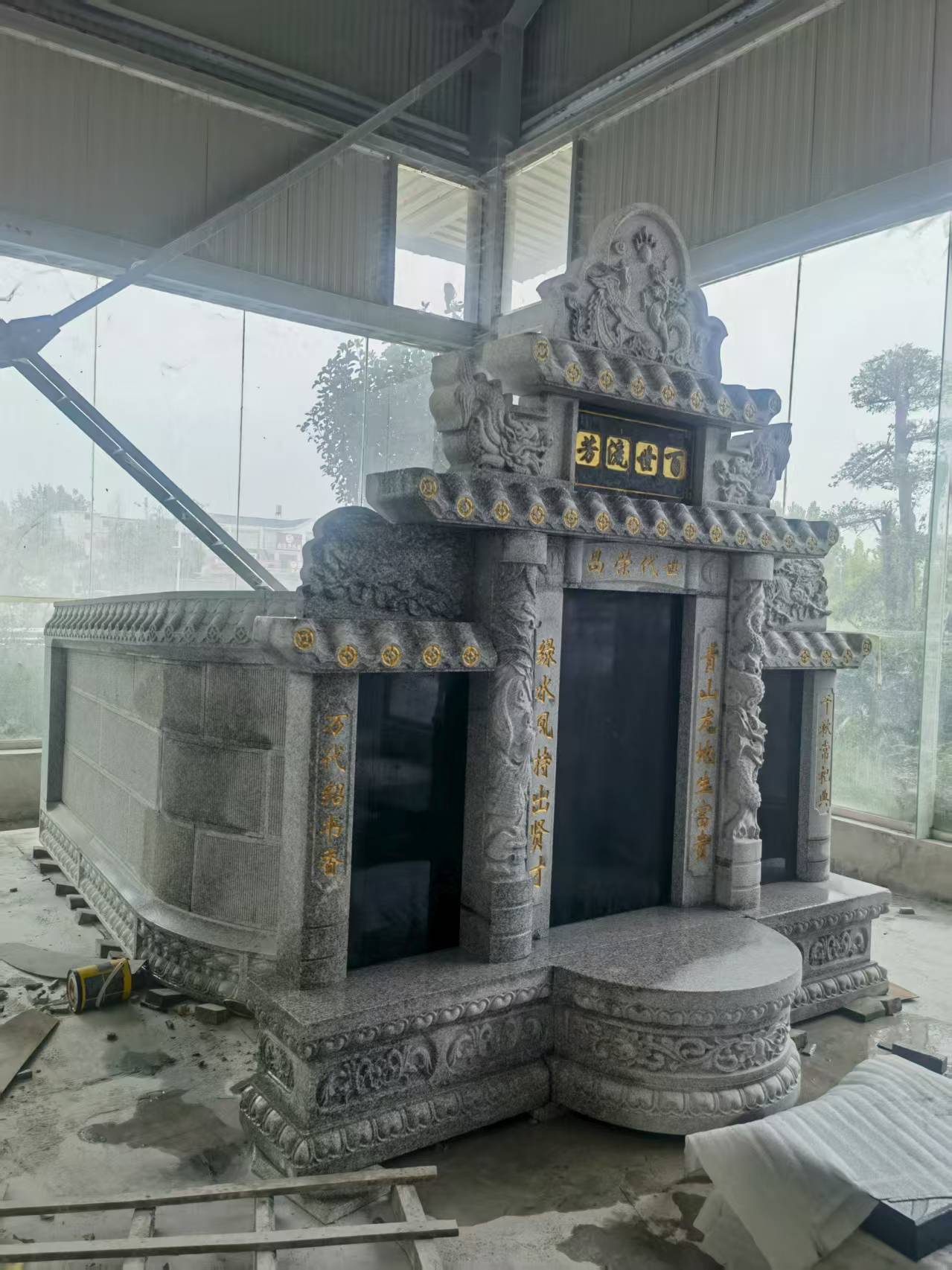 双鸭山 芝麻白墓碑效果展示图