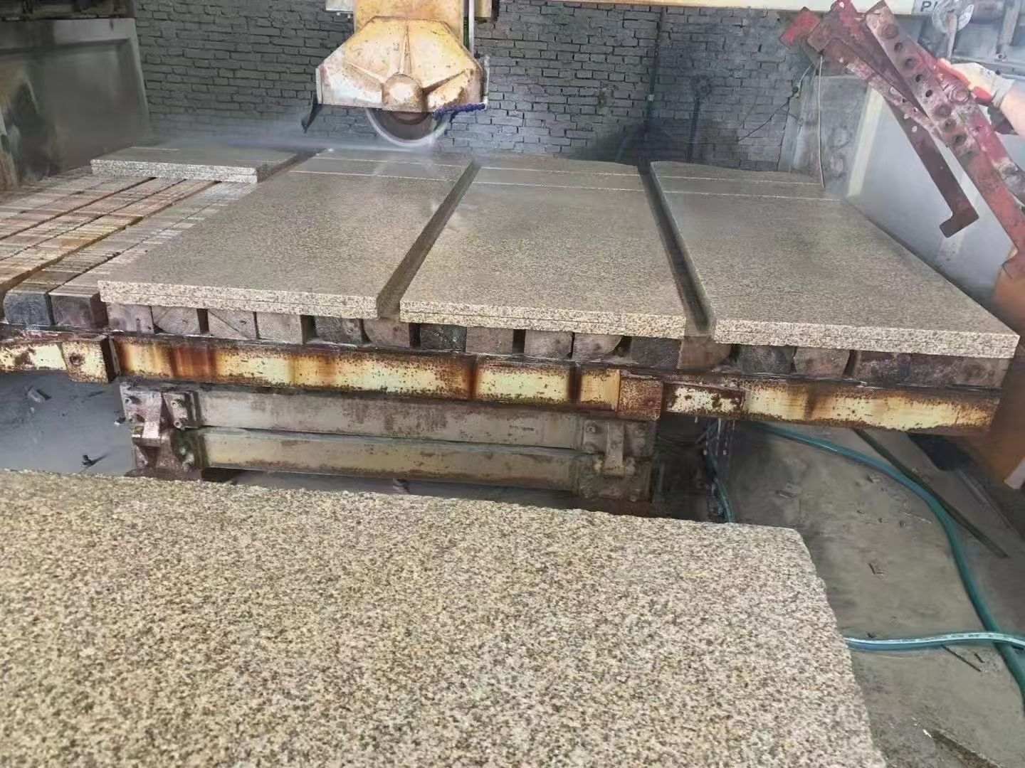 双鸭山 黄金麻荔枝面成品板加工