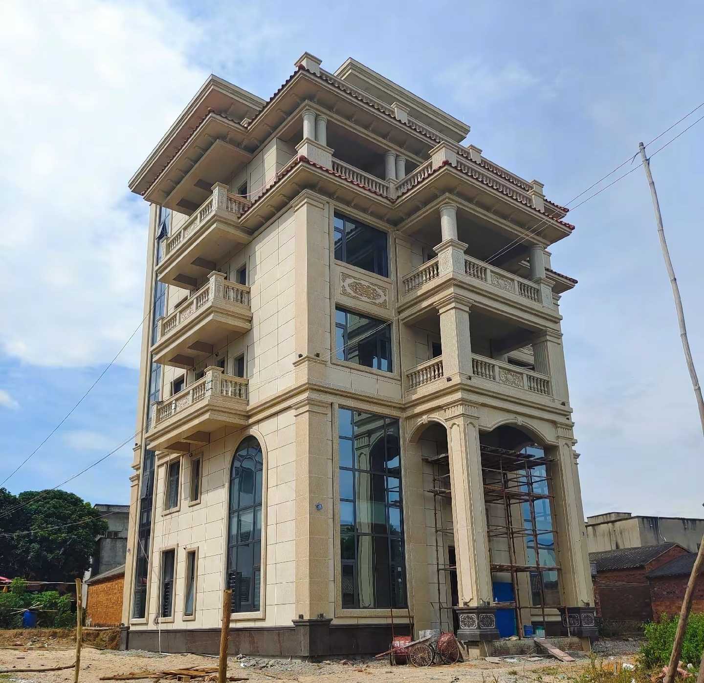 双鸭山 黄金麻花岗岩石材别墅外墙干挂搭配（雕花栏杆花瓶柱门楼罗马柱）