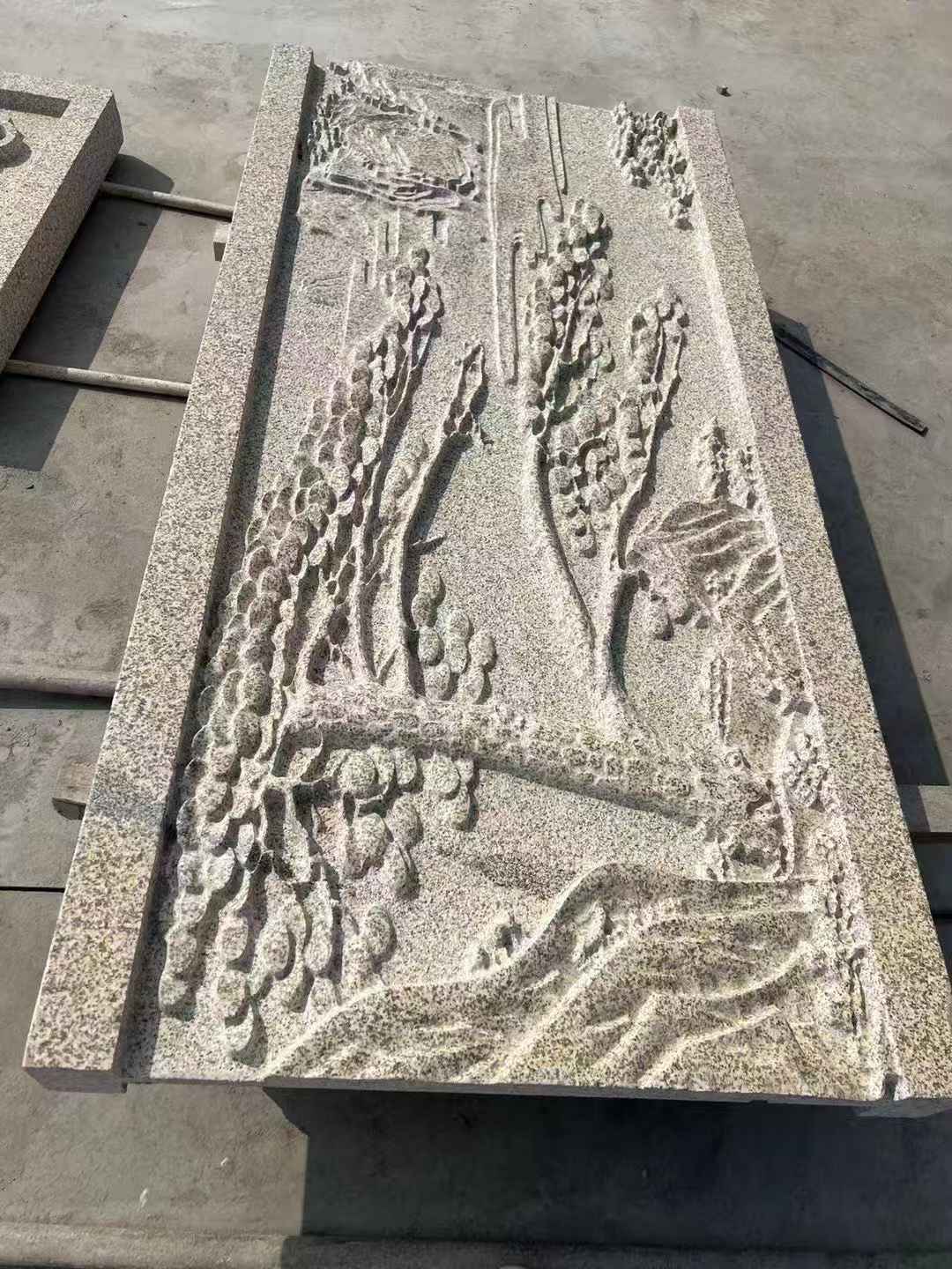 双鸭山 黄金麻雕刻板浮雕迎客松