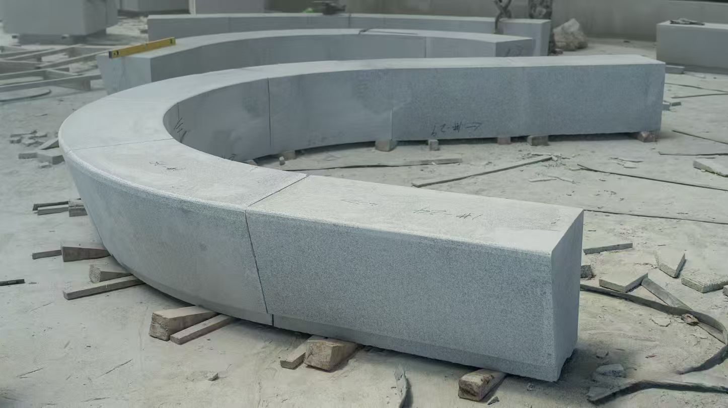 双鸭山 芝麻白花岗岩光面弧形坐凳